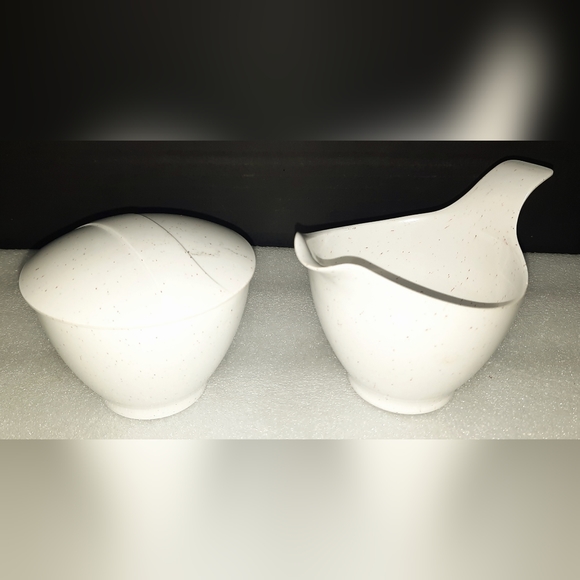 Vintage debonaire melmac cream and sugar set - Picture 2 of 7